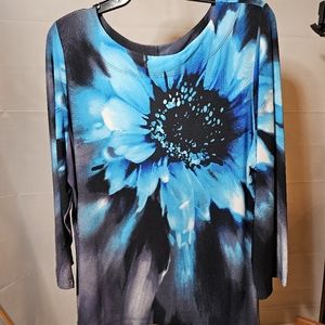 NWT Investments Blue Floral Women's Top - Size XL